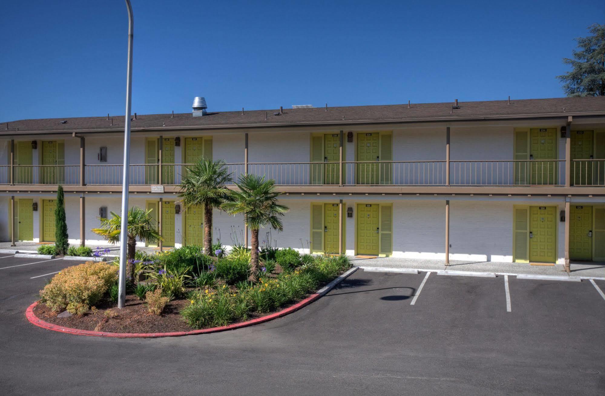 Inn At The Commons Medford Ngoại thất bức ảnh