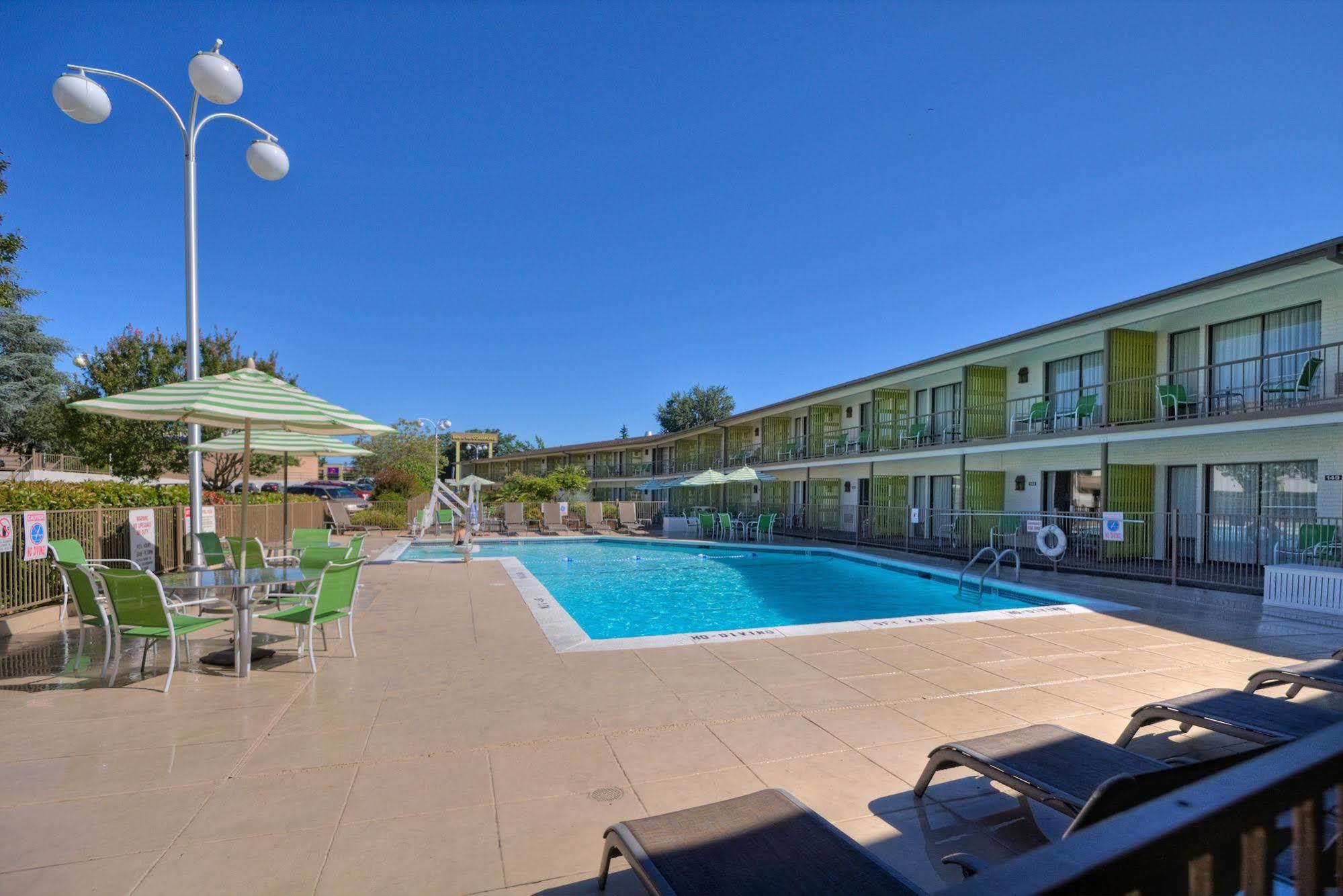 Inn At The Commons Medford Ngoại thất bức ảnh